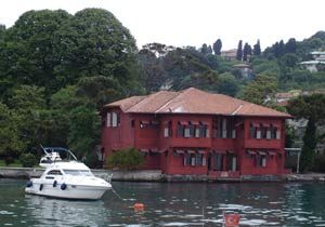 İstanbul un gizemli yalısı icradan satılık